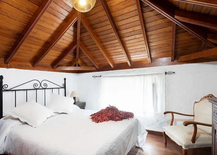 El Poleo With Pool And Sea View