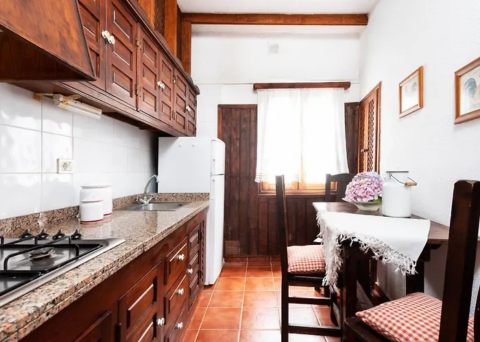 El Poleo With Pool And Sea View